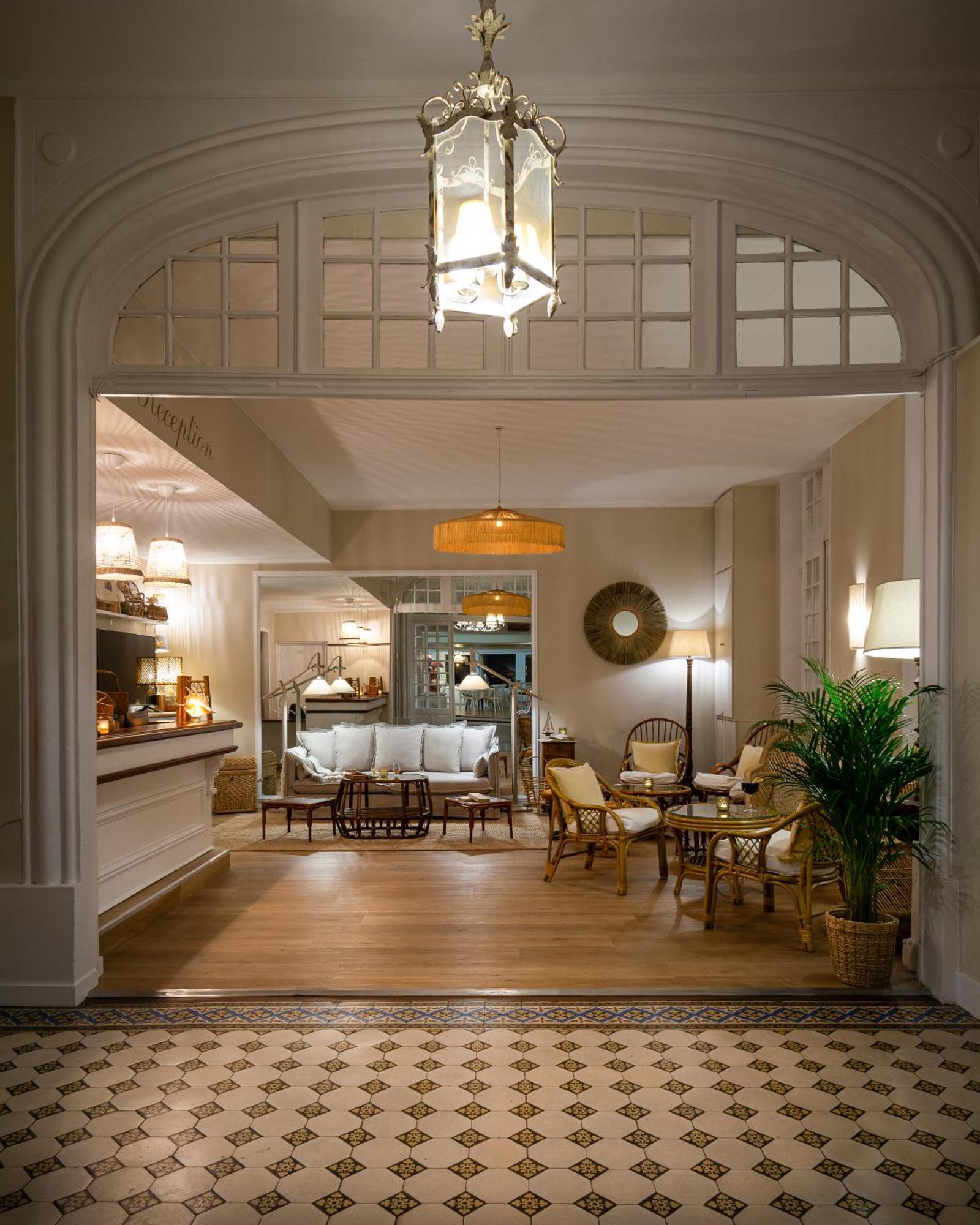 Hotel De La Plage กูร์เซิล-โซร์-แม ภายนอก รูปภาพ