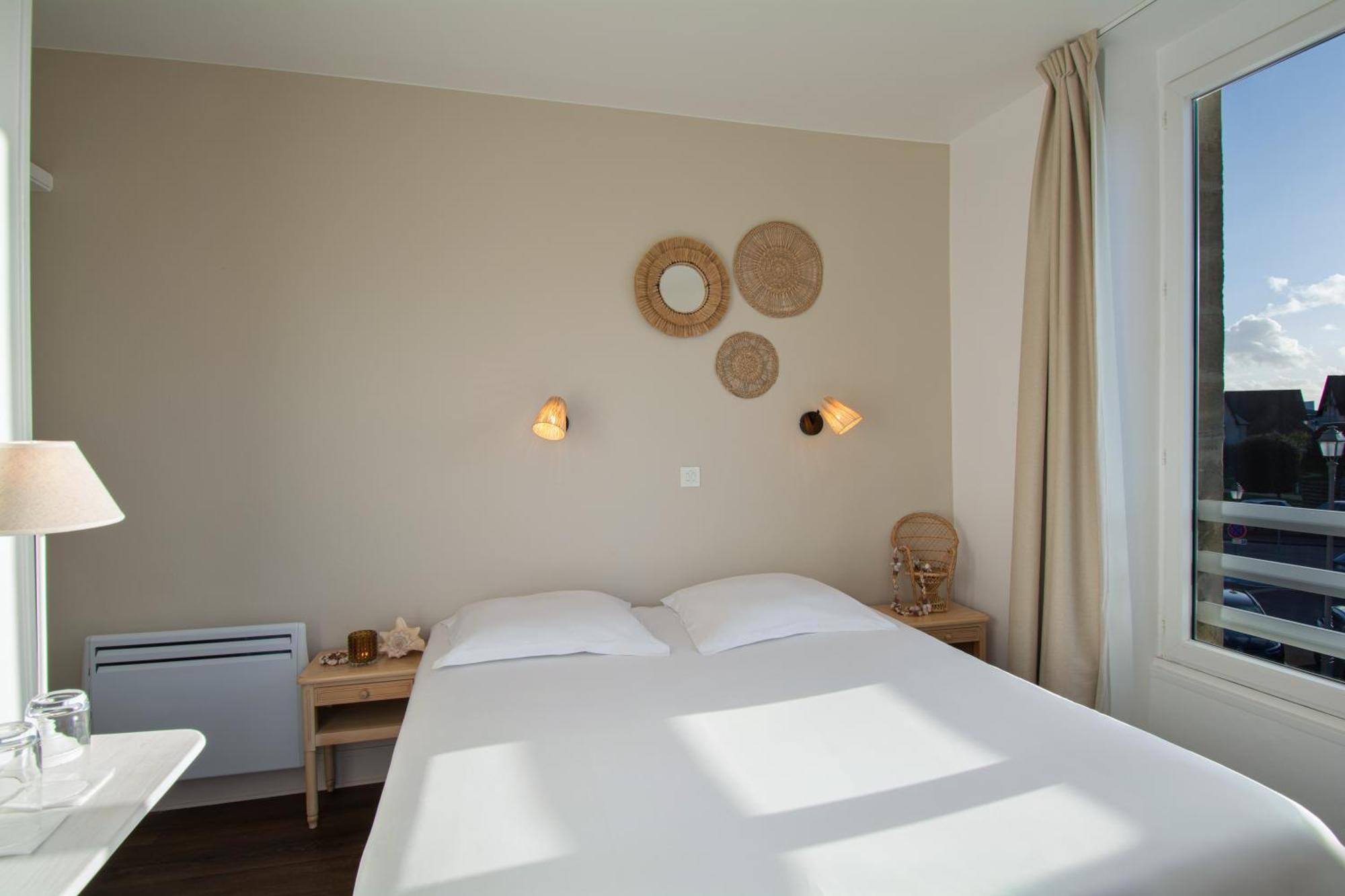 Hotel De La Plage กูร์เซิล-โซร์-แม ภายนอก รูปภาพ